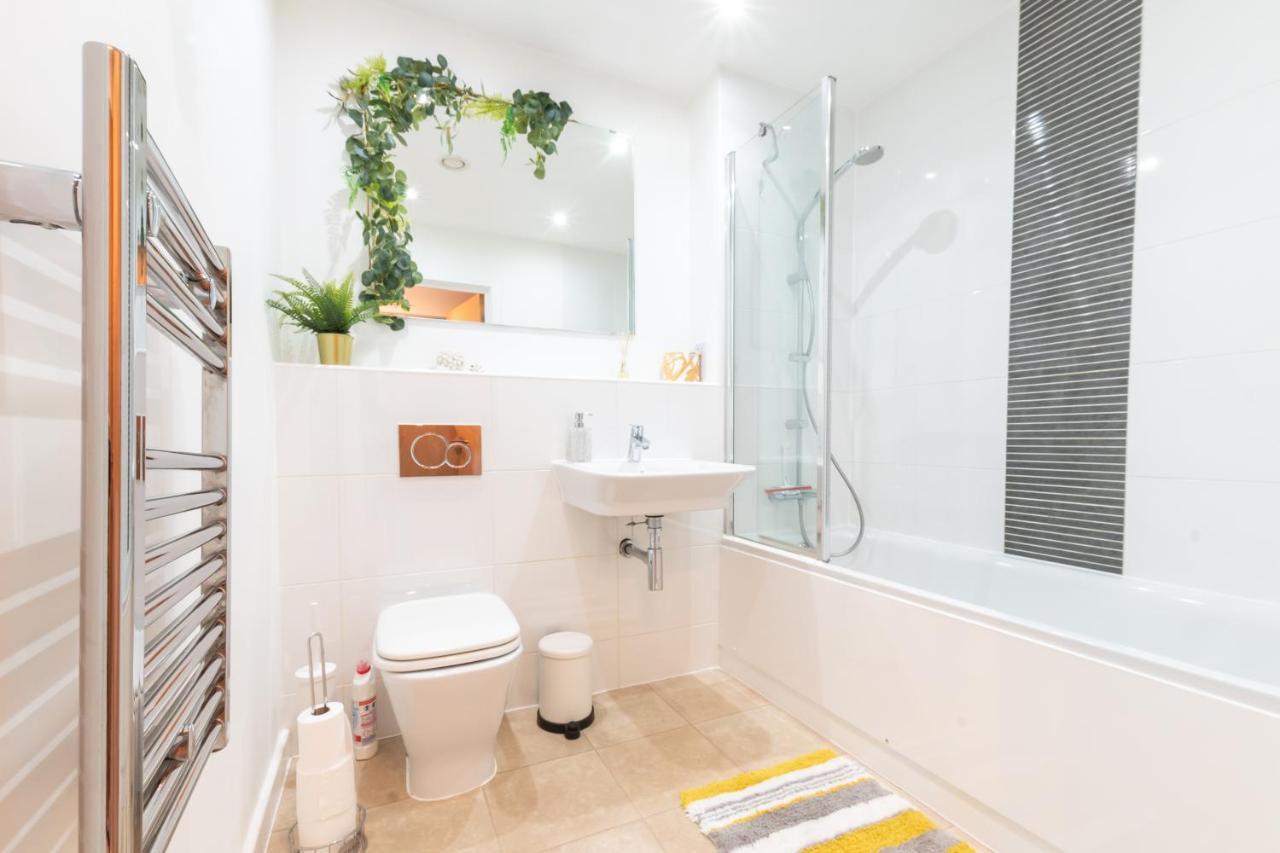 Amber Apartment Oasis - Your Gateway To Southampton'S Vibrant Heart, Port, Shopping Екстер'єр фото