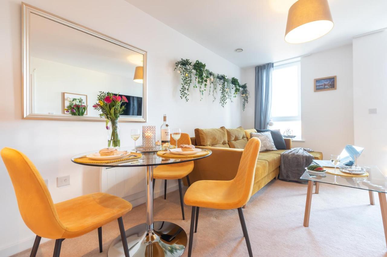 Amber Apartment Oasis - Your Gateway To Southampton'S Vibrant Heart, Port, Shopping Екстер'єр фото